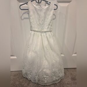 Elegant White Floral Dress